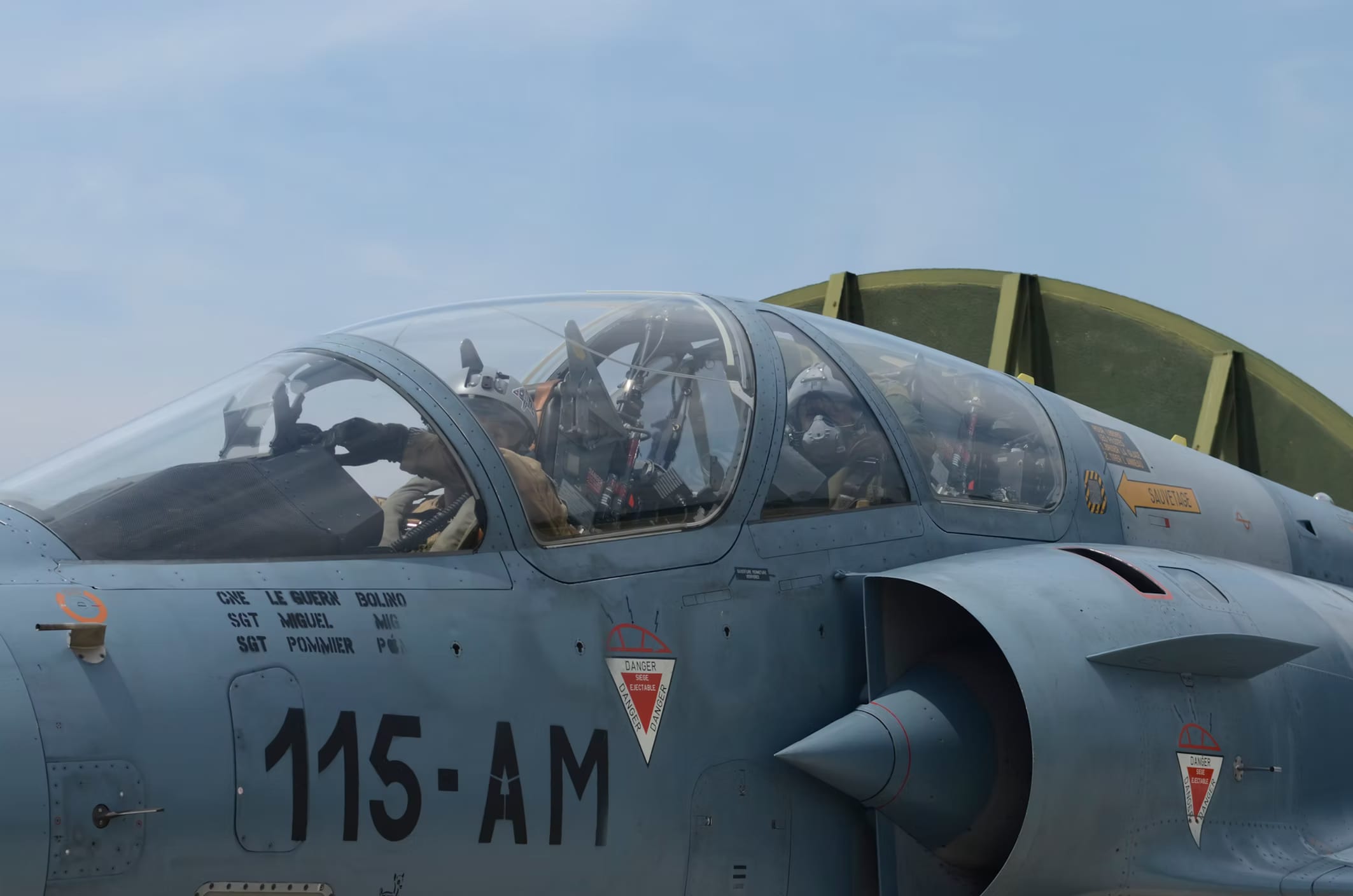 Le cockpit d'un Mirage 2000 de l'armée de l'air.